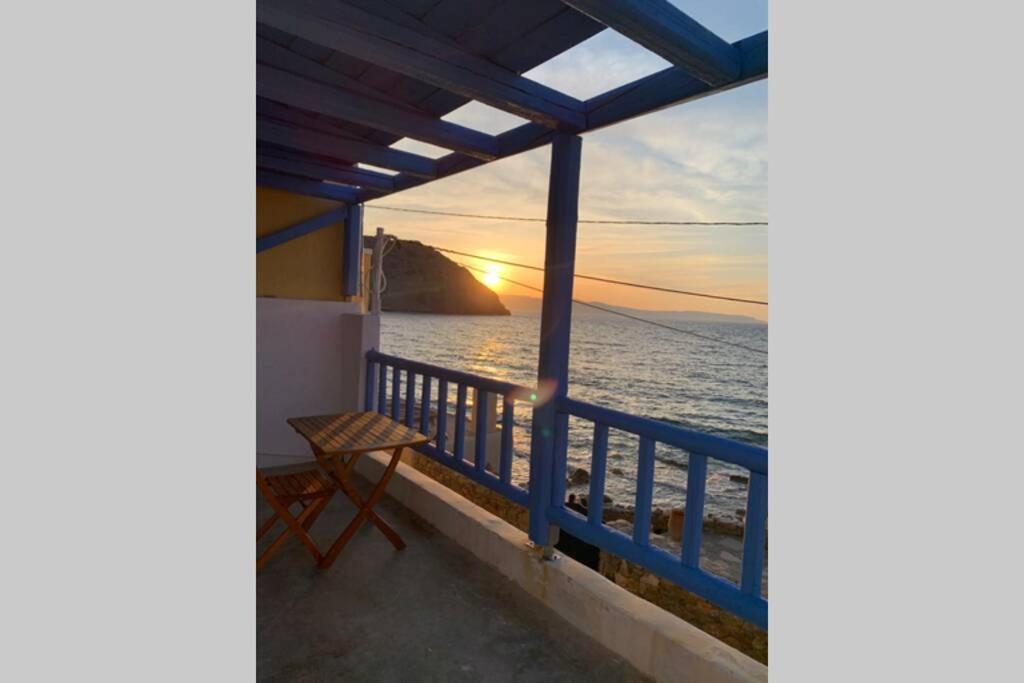 Romantic House 6 Steps From The Sea 모클로스 외부 사진