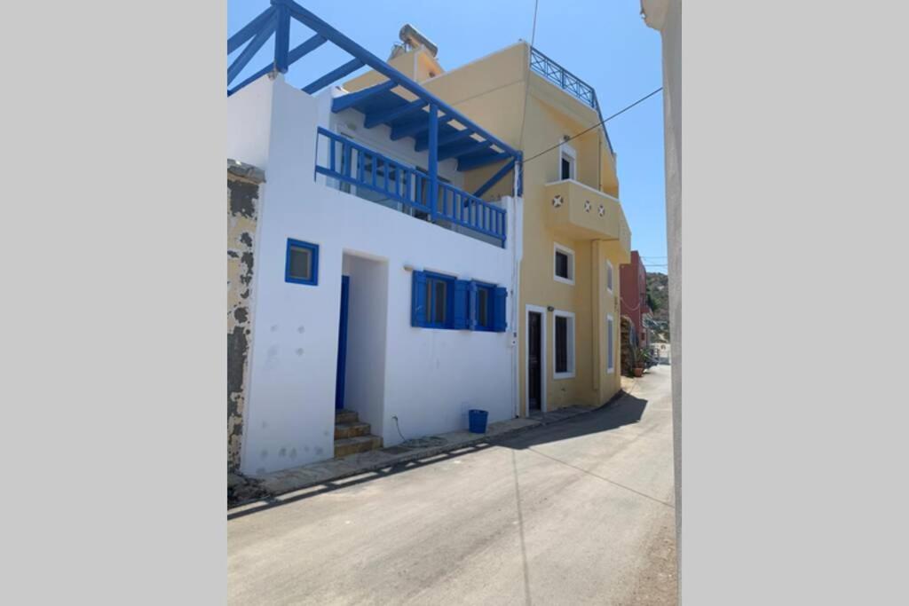 Romantic House 6 Steps From The Sea 모클로스 외부 사진